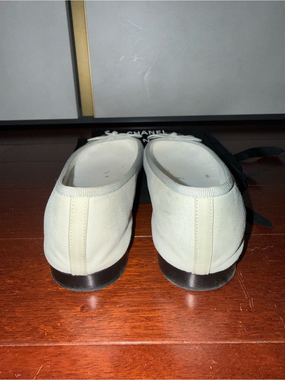 CHANEL Two-Tone Leather Ballet Flats in White and Black - Picture 5 of 9